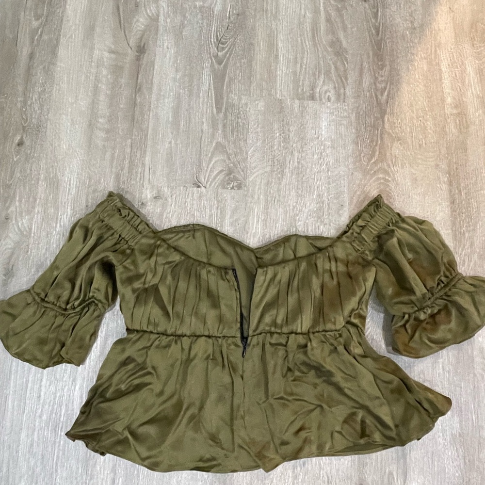 Stone Cold Fox Silk Monte Green Crop Top 1 - Picture 6 of 8